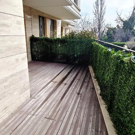 Superbe appartement Piscine commune, parking intérieur et Wifi compris Appartamento