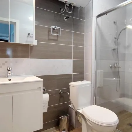 Superbe appartement Piscine commune, parking intérieur et Wifi compris * Varna