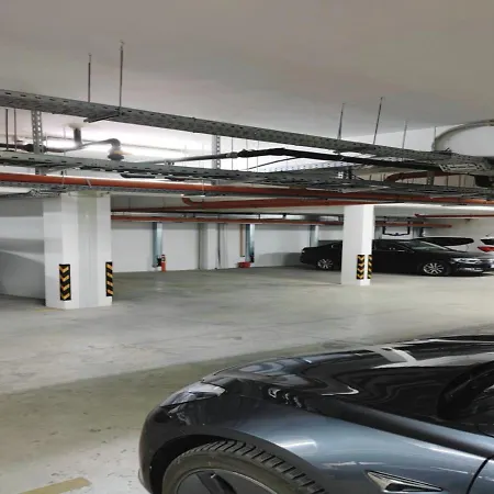 Superbe appartement Piscine commune, parking intérieur et Wifi compris * Varna